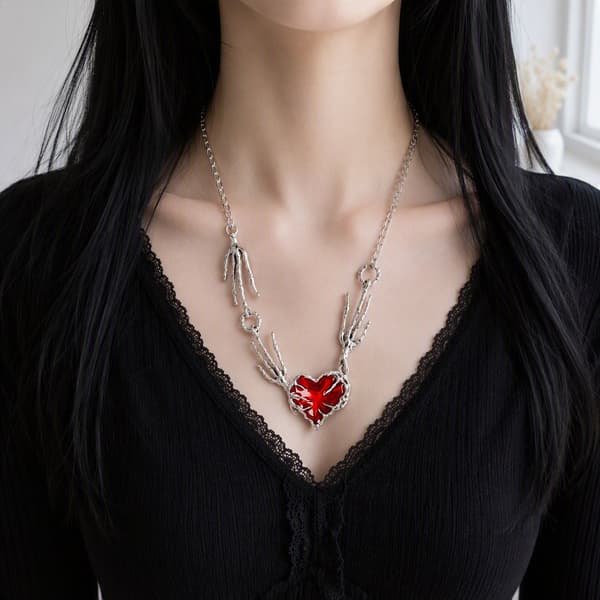 Kalung jantung kerangka dari seri Gothcore