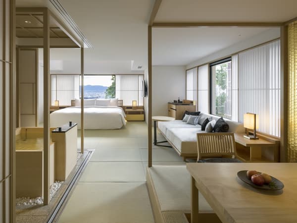 Bathtub with hinoki cypress at Banyan Tree Higashiyama Kyoto