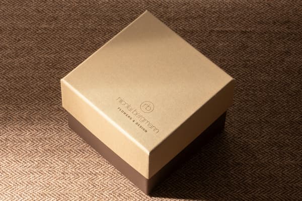 Caja de flores exclusiva de la tienda de Azabudai