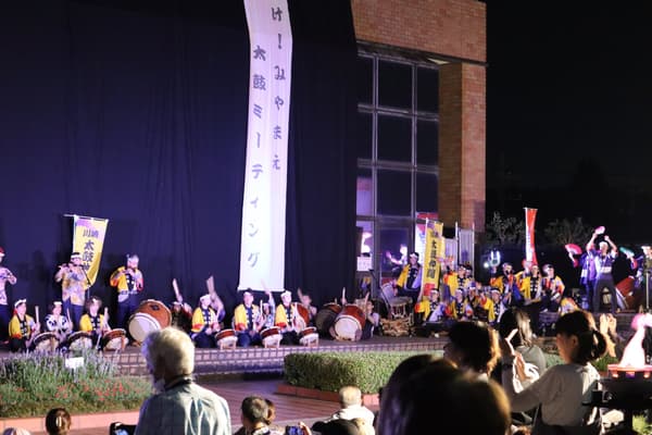 Potente actuación en la plaza ciudadana