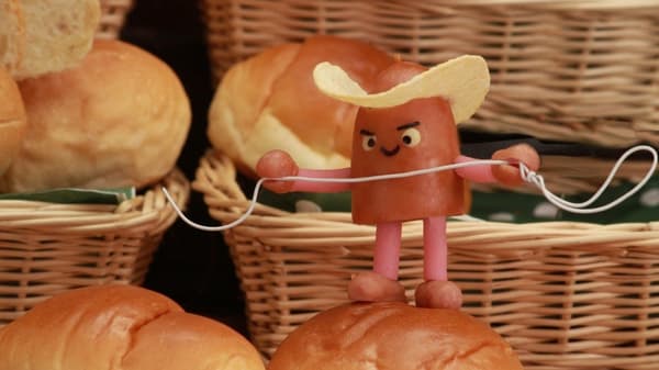 '宫泽茉里的《Twins in Bakery》©2013 Mari Miyazawa / 东京艺术大学'