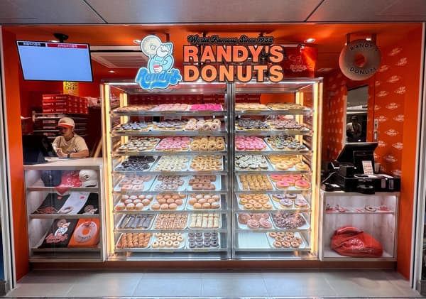 Randy's Donuts Shinjuku EATo LUMINE