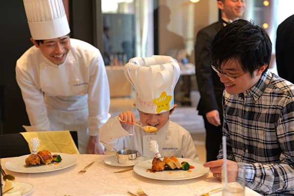 面向孩子們的公開廚房現場烹飪演示