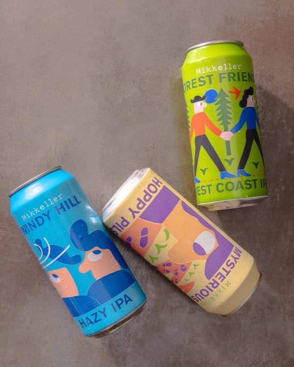 세 종류의 MIKKELLER NZ 맥주 캔: Windy Hill, Mysterious Path, Forest Friends