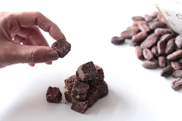 Crunchy chocolate pieces