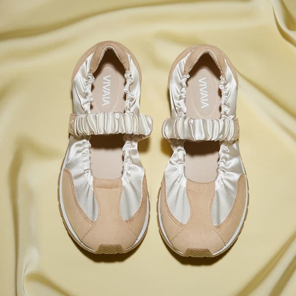 Ayla in Lightgold Almond