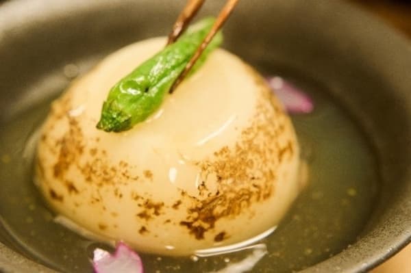 使用当地大分时令食材的怀石料理图片