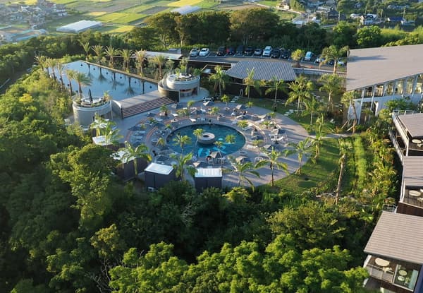 BOTANICAL POOL CLUB
