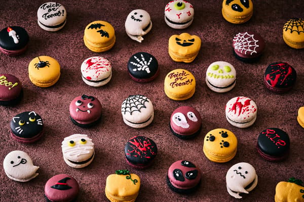 Halloween Macarons