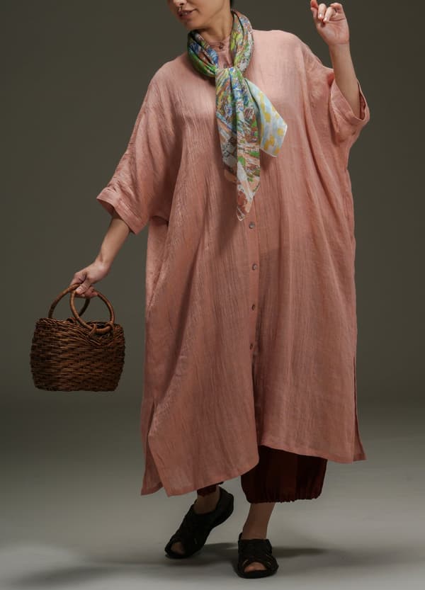 Crumple-processed linen dress