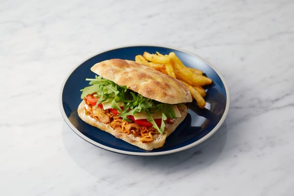 Focaccia Sandwich Tandoori Chicken – ¥1,800 (tax included)