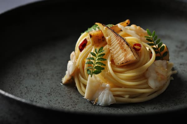 意面：河豚与竹笋宽面