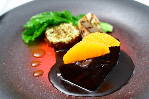 红酒炖牛脸颊肉