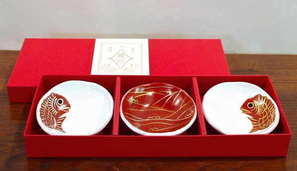 Mede-tai Small Plate Set (めで鯛小皿揃)