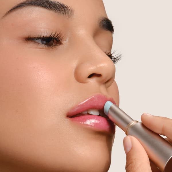 지중해에서 영감을 받은 프리스마 플래시 립밤의 향 노트