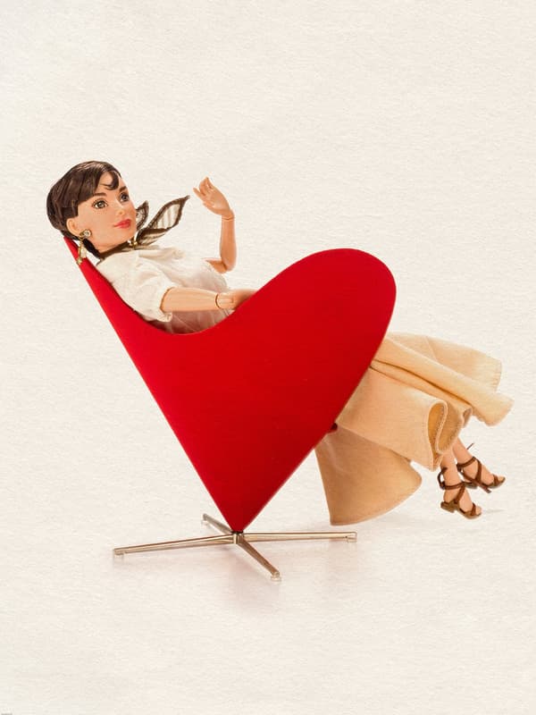 Audrey with lovely heart con chair from Barbie series