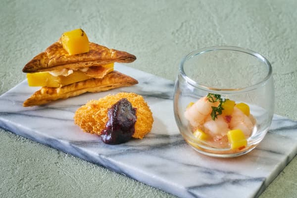 烤芒果千层披萨、草莓果酱奶酪薯条与东方风味腌渍虾佐芒果