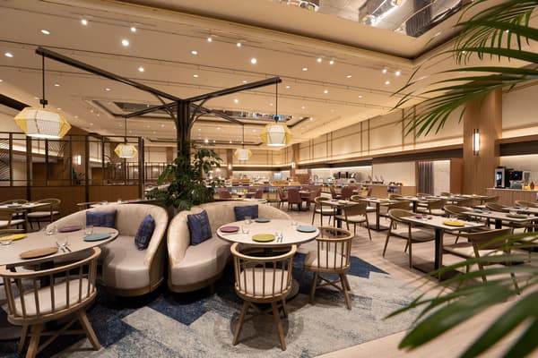 Le Sensoriel, a restaurant with a bright, refined atmosphere