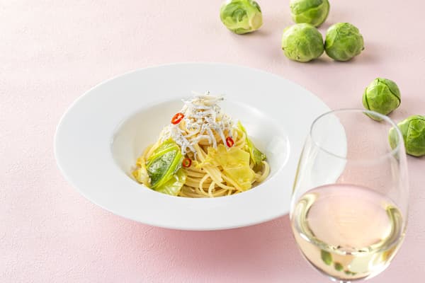 Cabbage and shirasu fresh pasta
