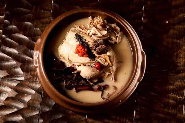 六款药膳参鸡汤