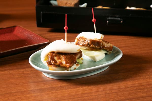 Pork belly hoikoro China burger