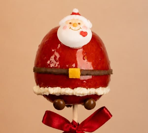 Image of the ribbon-linked candy apples from Fruit Candy STAND amenone
