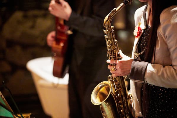 THE GARDEN LOUNGE的爵士乐现场演奏