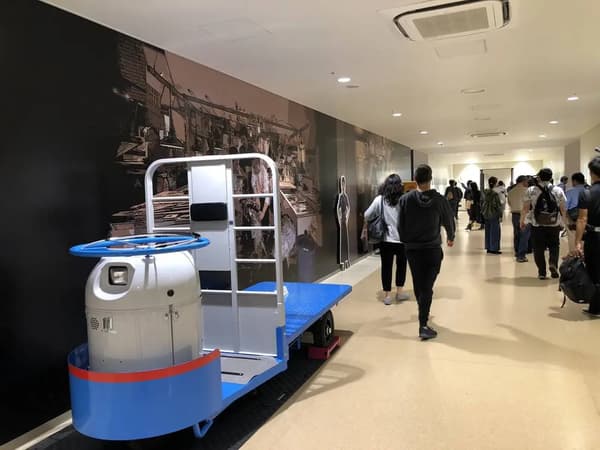 炮塔卡车展览和市场工人插图