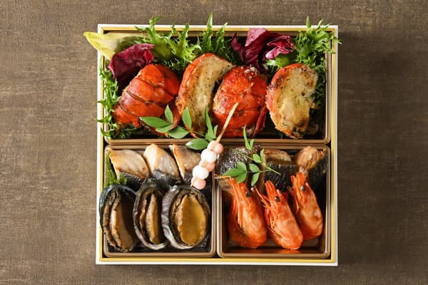 長良川清流飯店 2027 年御節料理第一層
