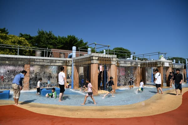 Water Tunnel at Hitachi Seaside Park's Water Play Area