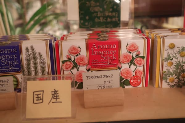 Produk mawar di toko
