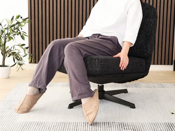 PONY chair – rotation in compact space