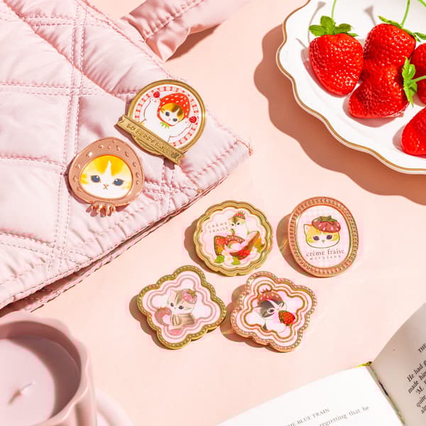 Trading mini metal badges