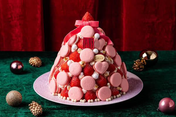 Árbol de Navidad de macaron y fresa