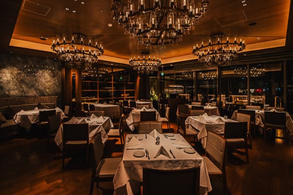 IL LUPINO PRIME main dining room at dinner time