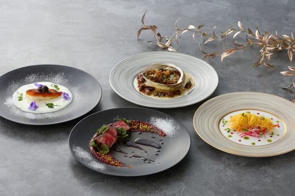Main dish choices, available December 11 to 27