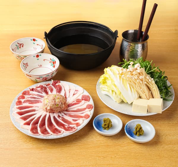 京鸭九条葱涮锅(图为两人份)