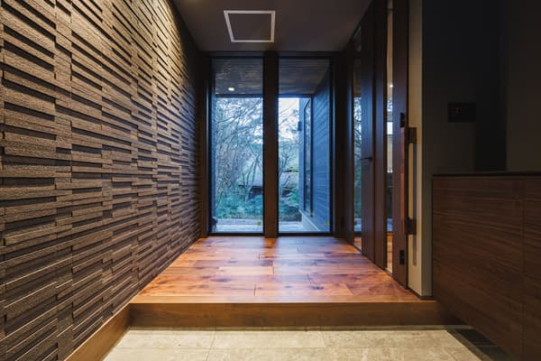 带投影仪的客厅