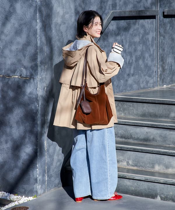 2-Way撞色缝线连帽迷你伞状外套正面图