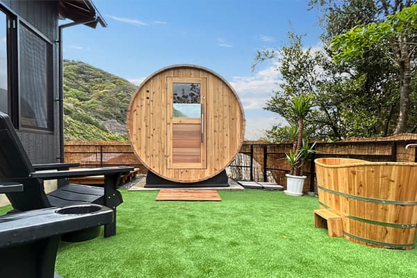 双圆顶独享的户外桑拿