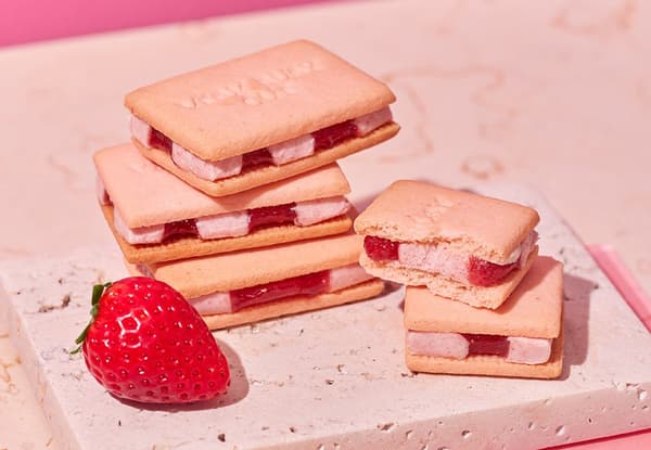 草莓双重夹心饼干