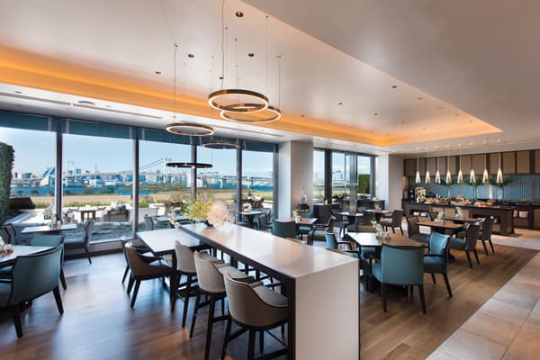 Interior del Captain's Bar & Lounge