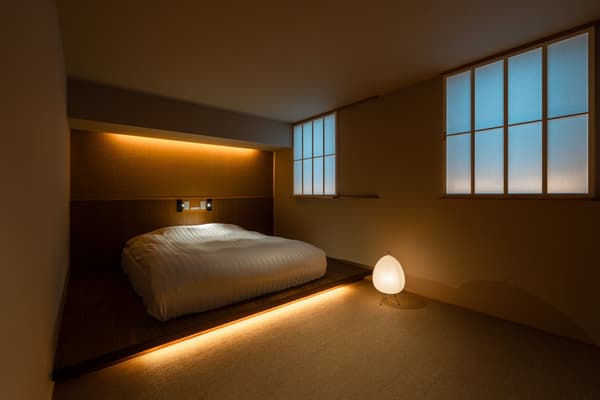 Kamar tidur yang tenang dan santai