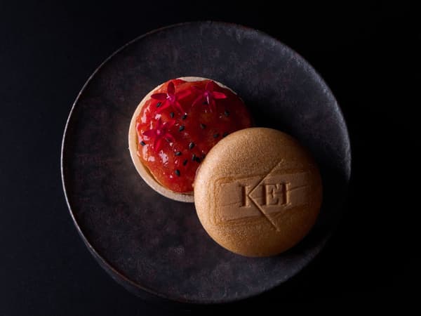 Signature cocktails and drinks at KEI Collection PARIS rooftop bar