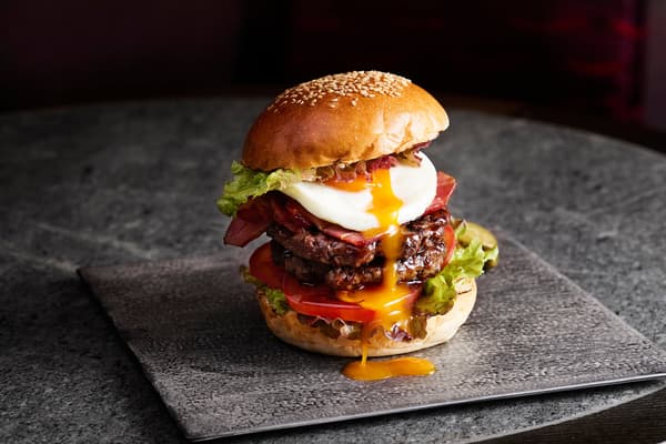 Takanawa Moon-Viewing Burger at JW Bar, JW Marriott Hotel Tokyo