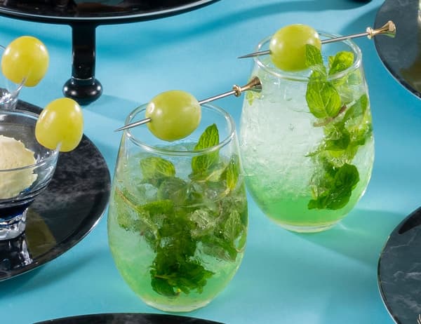 Welcome drink: non-alcoholic mojito