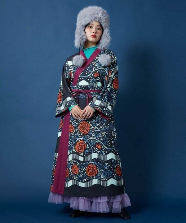 Modern Kimono Dress dengan pola Rose