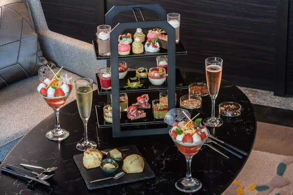 Holiday-season-only afternoon tea 