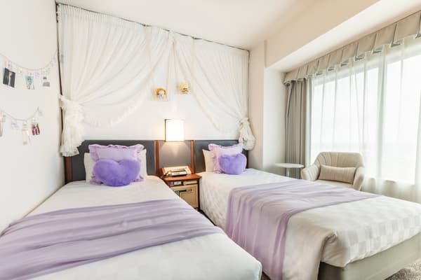 Habitación especial con opción de colores inspirados en fans