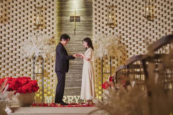 A proposal in the sacred chapel